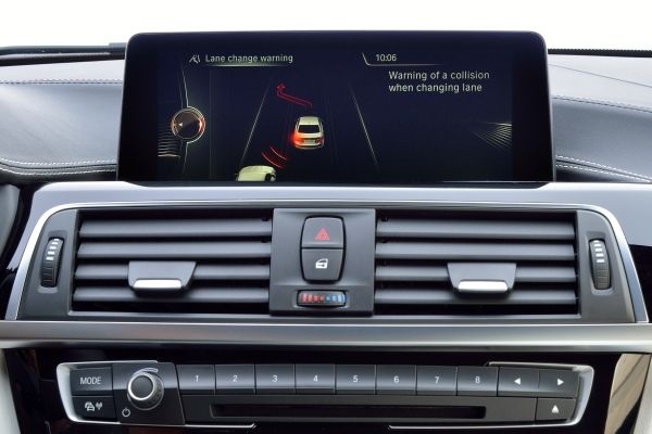 Το νέο σύστημα Πλοήγησης της BMW στην καινούργια 3αρα