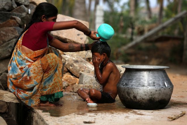 Ινδία:  Ξεπερνούν τους 1.100 οι νεκροί από το κύμα καύσωνα