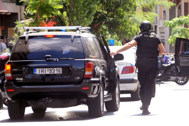 «Αρωμα» τρομοκρατίας πίσω από ληστεία σε τράπεζα στη Λάρισα