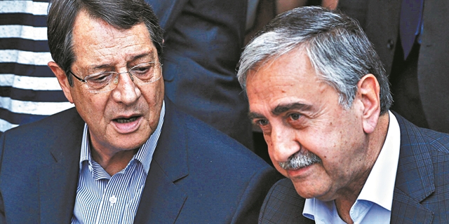 Ανοίγουν «παράθυρο» διαλόγου