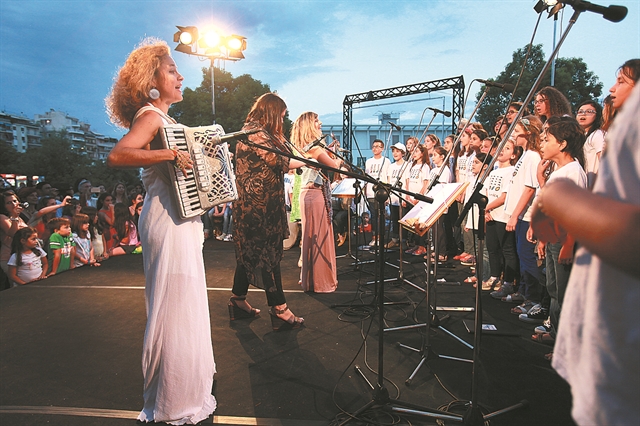 50 ελληνικές πόλεις και περιοχές γεμίζουν μουσικές