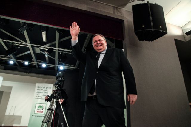 Στα χαρακώματα οι υποψήφιοι για την ηγεσία του ΠΑΣΟΚ