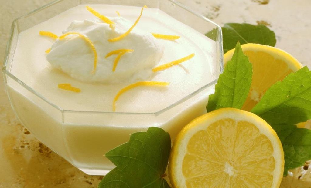Καλοκαιρινό γλυκό με γιαούρτι και λεμόνι