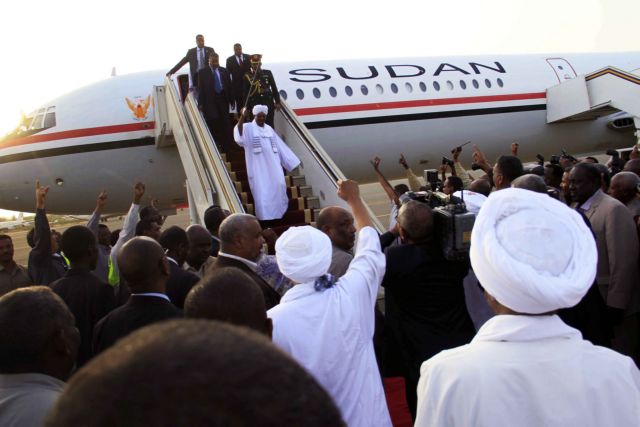 Γύρισε στο Σουδάν ο Μπασίρ παρά το ένταλμα σύλληψής του στη Νότια Αφρική