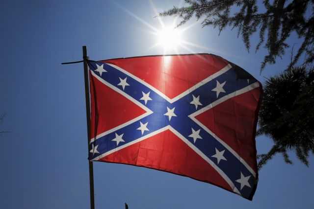 Η Σημαία του Νότου καταργείται από προϊόντα αμερικανικών ομίλων
