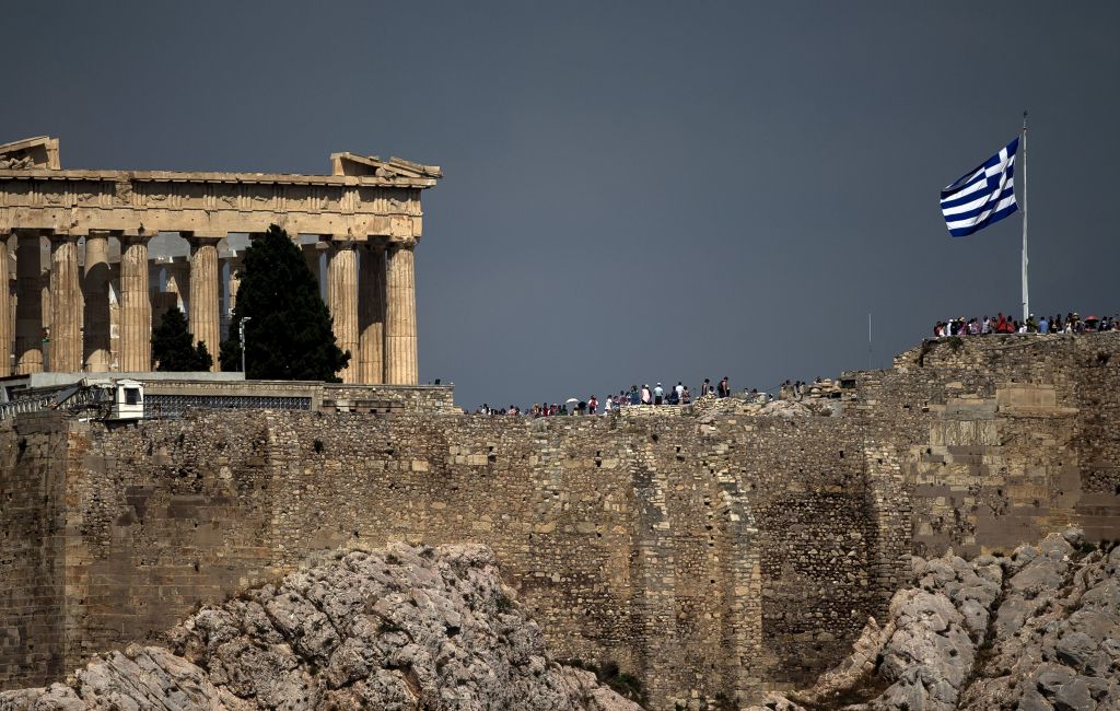 Δεν μειώνεται το όριο αναλήψεων – Η Ευρώπη για την Ελλάδα: ψηφίζετε για ευρώ ή δραχμή