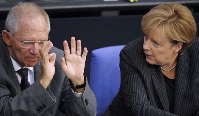 Γερμανικά ΜΜΕ: Χάσμα στις σχέσεις Μέρκελ – Σόιμπλε