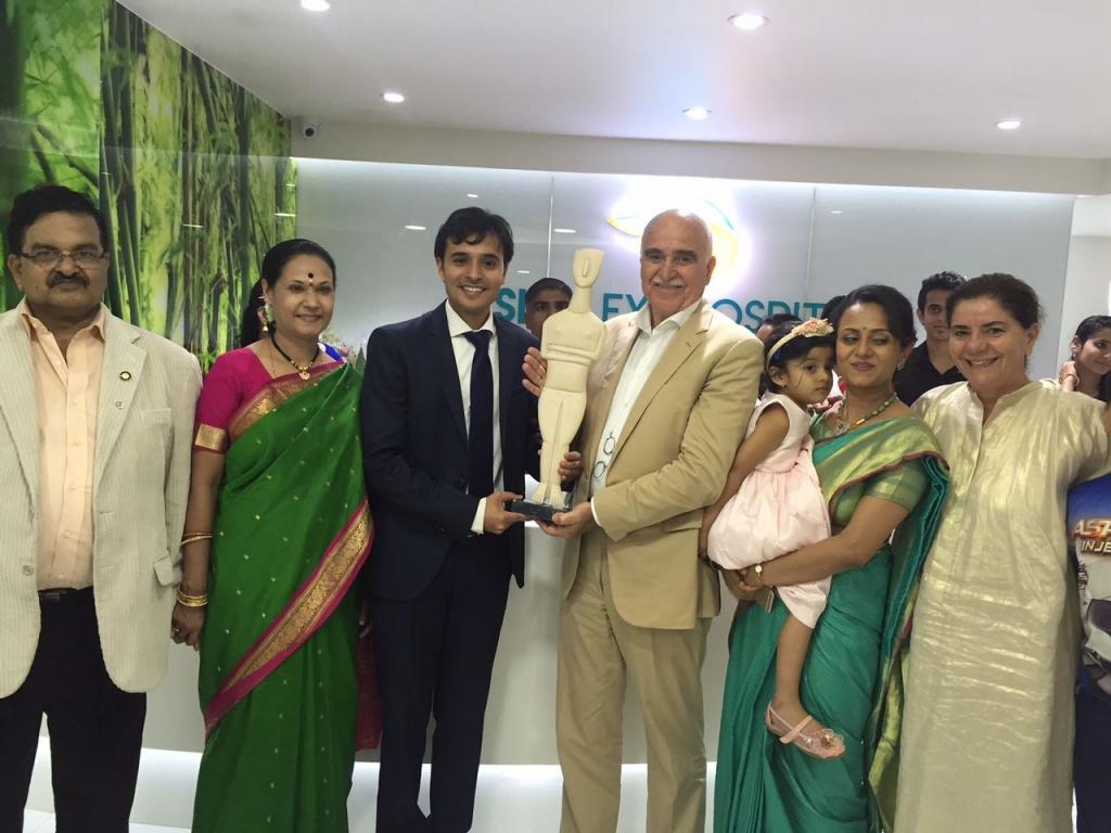 Τιμητική διάκριση για τον καθηγητή Ιωάννη Παλλήκαρη