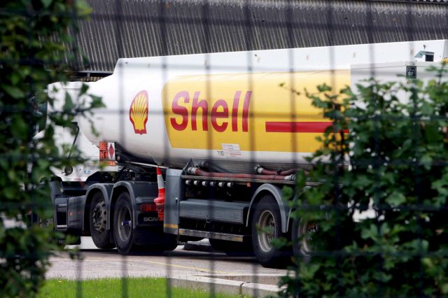 Η Shell «κόβει» 6.500 θέσεις εργασίας