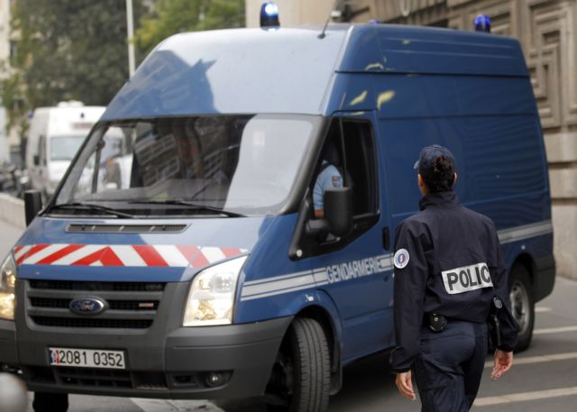 Γαλλία: Η αστυνομία απελευθέρωσε τους 18 ομήρους από κατάστημα σε προάστιο του Παρισιού | tanea.gr