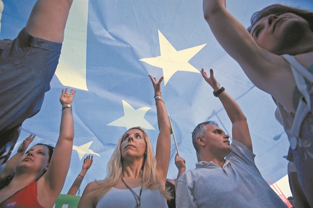 Η μακρά ελληνική αμφιταλάντευση