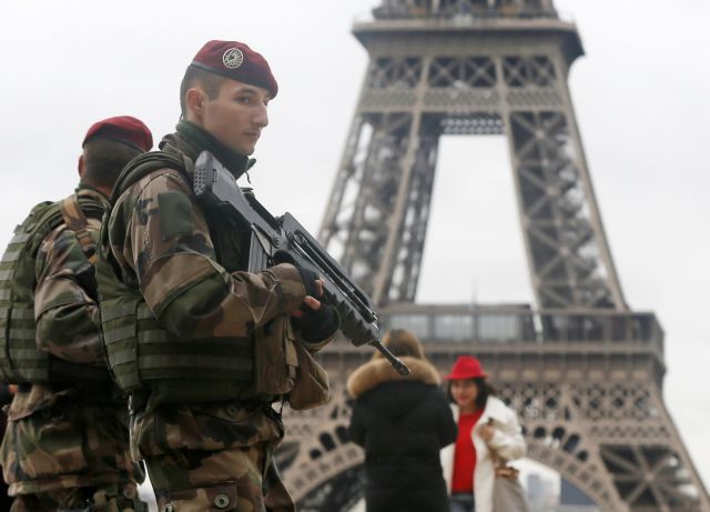 Σάλος στη Γαλλία: Εκλάπησαν πυρομαχικά από στρατιωτική βάση