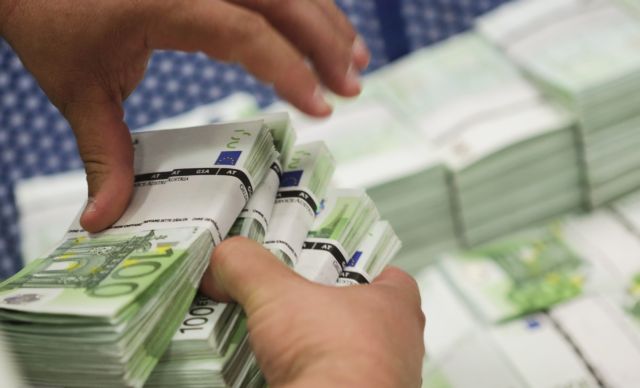 Διασφαλισμένες οι καταθέσεις έως 100.000 ευρώ – H EKT αποδέχεται το Σχέδιο Εξυγίανσης των τραπεζών