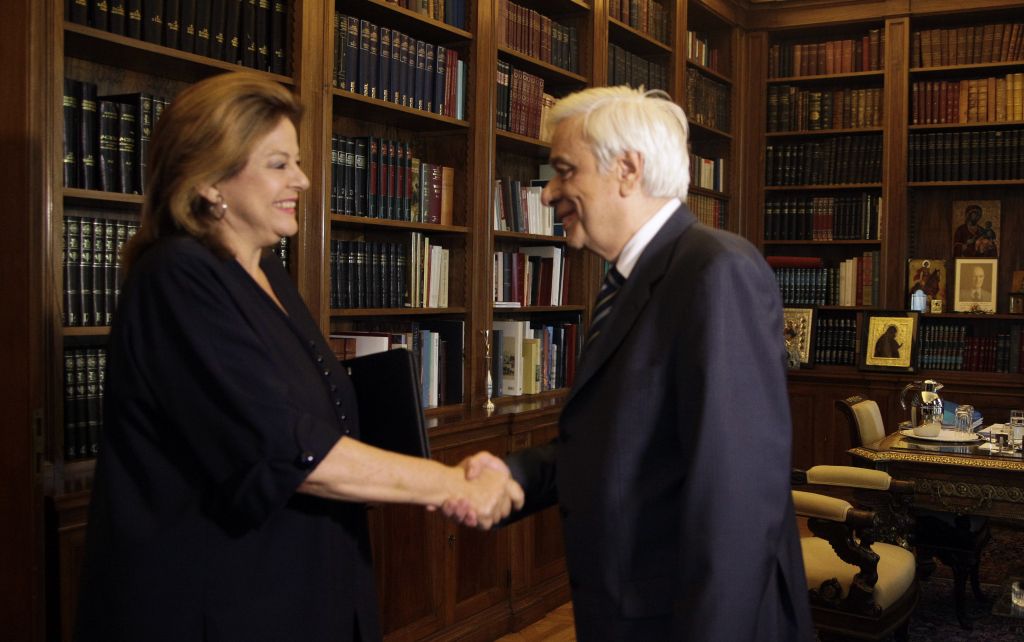 Ηχηρή παρέμβαση Παυλόπουλου: «Η πορεία της Ελλάδας εντός ευρωζώνης είναι εθνικός μονόδρομος»