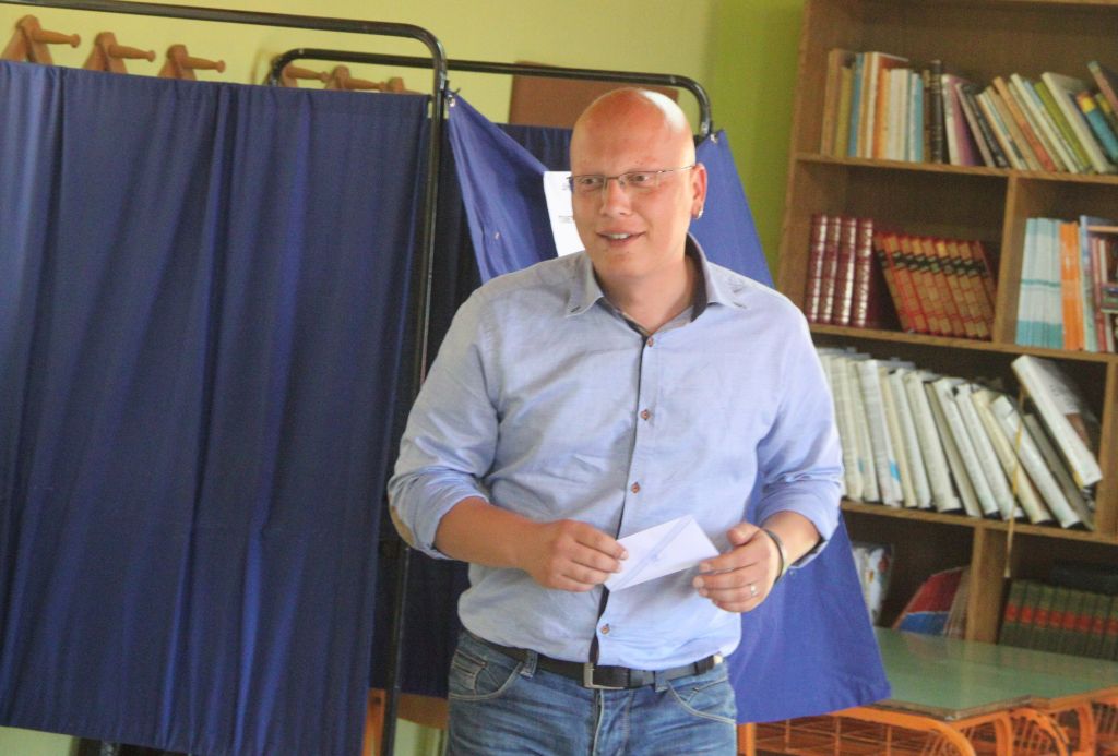Θα ψηφίσει «όχι» στα μέτρα και θα παραιτηθεί ο Δημήτρης Κοδέλας