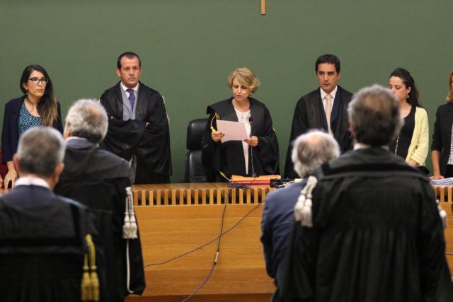 Καταδικάστηκε ο Μπερλουσκόνι για τη δωροδοκία γερουσιαστή αλλά δεν θα εκτίνει την ποινή