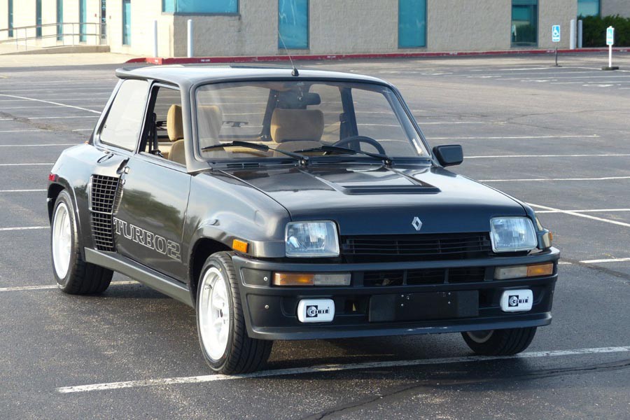 Ιδιοκτήτης ενός θρυλικού Renault 5 του 1980 ψάχνει μέσω βίντεο νέο αγοραστή