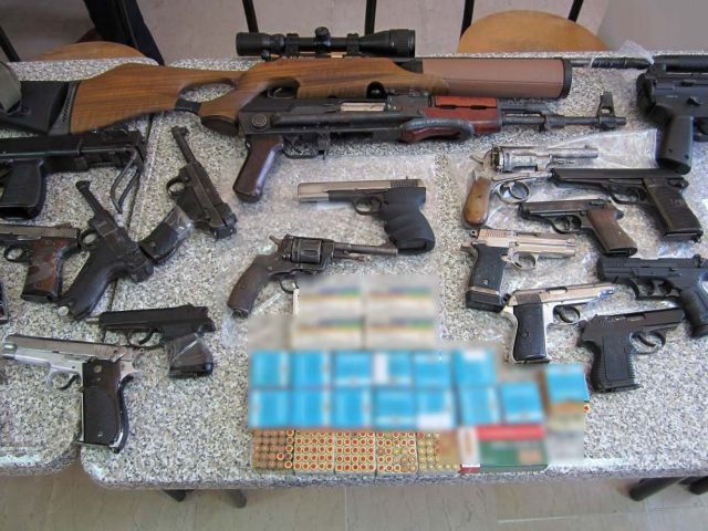 Δεκαπέντε συλλήψεις για παράνομη εμπορία οπλισμού – κατασχέσεις 80 όπλων και πυρομαχικών