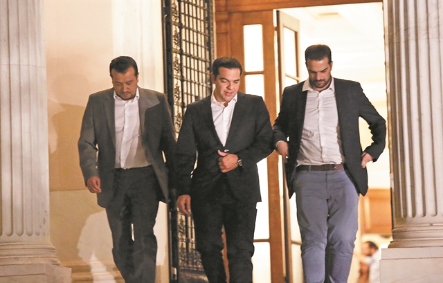 Οι δραματικές ώρες μετά το δημοψήφισμα του 2015