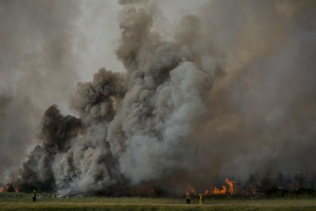Καλιφόρνια: Εκκένωσαν τα σπίτια τους 13.000 άνθρωποι λόγω πυρκαγιών