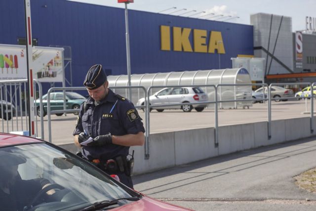 Σουηδία: Δυο μετανάστες συνελήφθησαν για τη δολοφονία στο ΙΚΕΑ