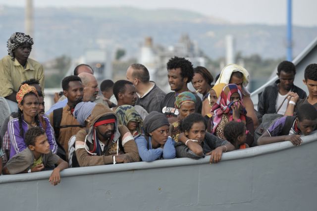 Στους 49 έφτασαν οι μετανάστες που πέθαναν από ασφυξία σε αμπάρι ανοιχτά της Λιβύης