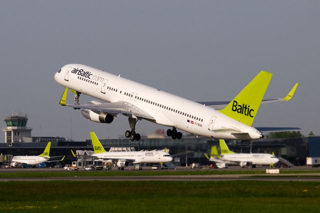 Εξι μήνες φυλακή στον μεθυσμένο πιλότο της Air Baltic που θα πετούσε για Ελλάδα