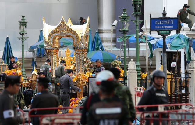 Ταϊλάνδη: Η αστυνομία αναζητεί έναν ύποπτο για τη βομβιστική επίθεση – 21 οι νεκροί