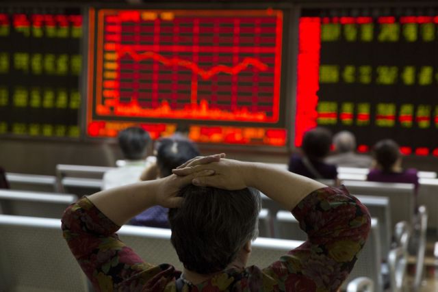 «Μαύρη Δευτέρα» και μνήμες Lehman Brothers για τις παγκόσμιες αγορές