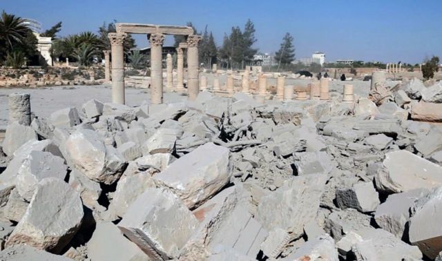 Φωτογραφίες από την καταστροφή αρχαίου ναού στην Παλμύρα δημοσιοποίησαν οι τζιχαντιστές