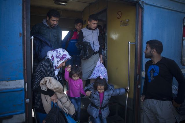 Ο Σουλτς καταγγέλλει τις χώρες που δεν αναλαμβάνουν την ευθύνη τους στην προσφυγική κρίση