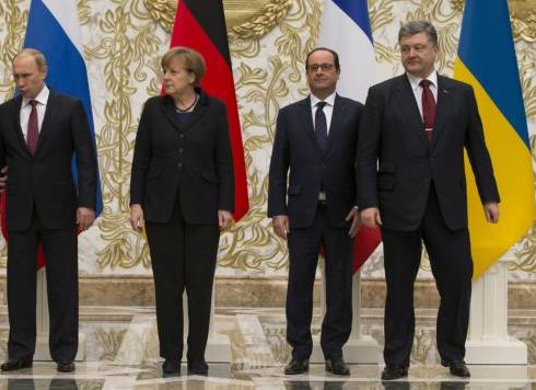 Στο τραπέζι Ποροσένκο, Πούτιν, Ολάντ και Μέρκελ για την ουκρανική εκεχειρία