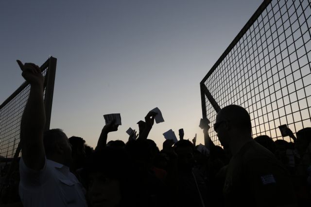 Αστυνομικές ενισχύσεις σε Λέσβο και Κω για τους πρόσφυγες