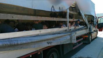 Θεσσαλονίκη: Εξαρθρώθηκε σπείρα δουλεμπόρων που μετέφερε 103 μετανάστες