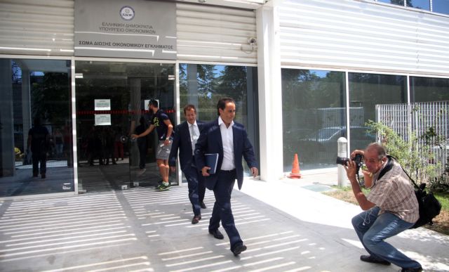 Για «άθλια συκοφαντία για πολιτικούς λόγους» κάνει λόγο ο Παπασταύρου μετά την κατάθεσή του στον εισαγγελέα | tanea.gr