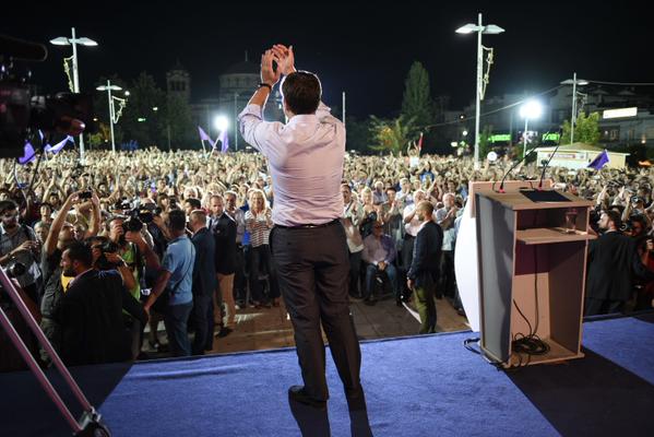 Η Ελλάδα δεν γυρίζει πίσω, δήλωσε ο Αλέξης Τσίπρας μιλώντας στο Αιγάλεω