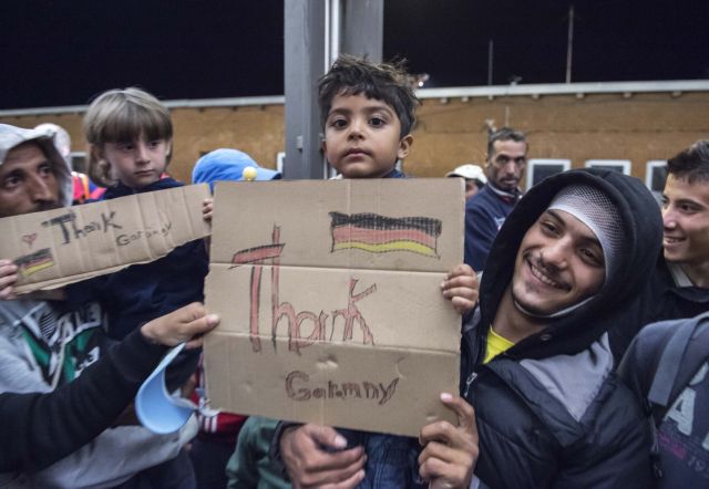 Οι πρόσφυγες έφθασαν στη Γερμανία, «αλλά αυτό δεν είναι λύση» επιμένει η Βιέννη