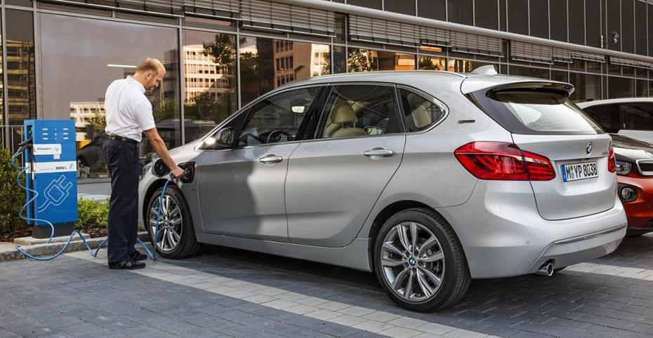 BMW 225xe: Και όμως «καίει» 1.5 λίτρα/100χλμ!