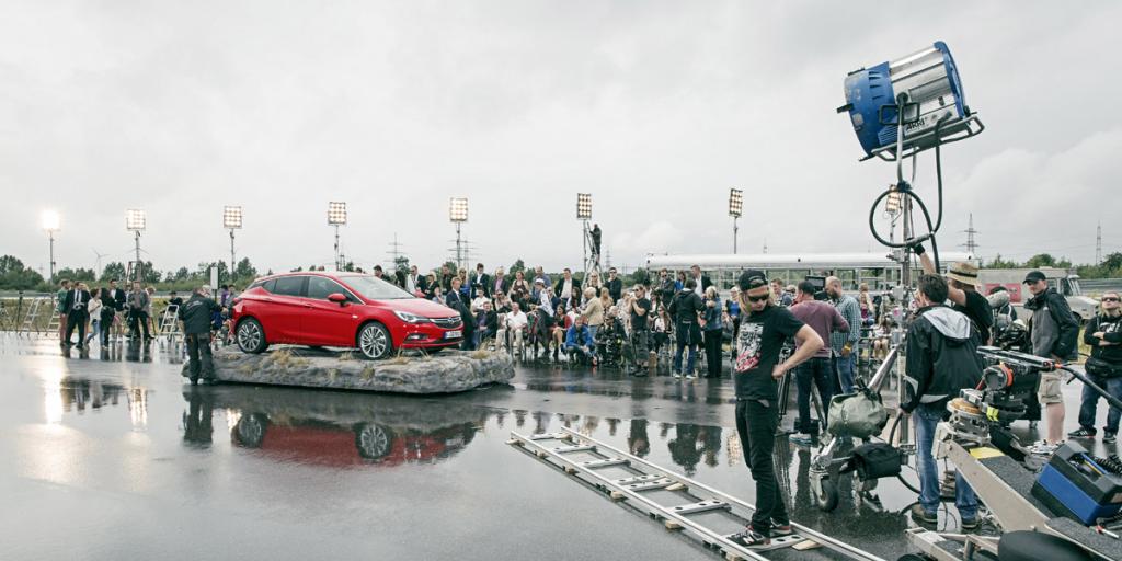 Νέο σποτ για το Opel Astra προκαλεί τον ανταγωνισμό