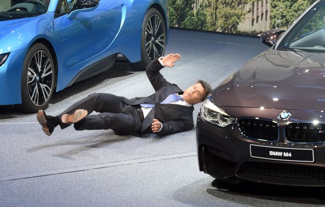 Κατέρρευσε κατά τη διάρκεια συνέντευξης Τύπου ο διευθύνων σύμβουλος της BMW