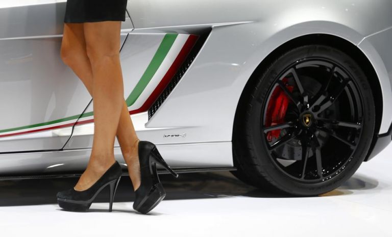 Lamborghini: Δεν προλαβαίνει να πουλάει μοντέλα, ξεπούλησε και την παραγωγή για το 2023 | tanea.gr