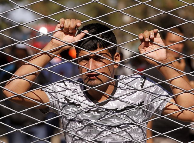 Διεθνής Αμνηστία: Αφήστε τους πρόσφυγες να περάσουν τα σύνορα