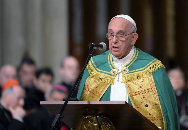 Ο πάπας Φραγκίσκος εξέφρασε τη λύπη του για την τραγωδία στην Μέκκα