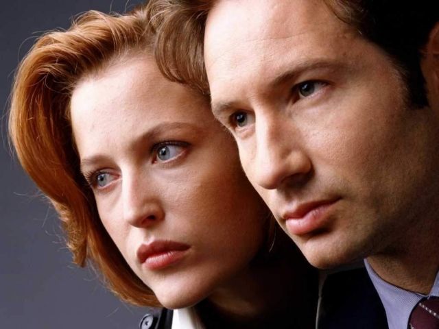 Επιστρέφει στη μικρή οθόνη για έξι νέα επεισόδια η σειρά The X-Files