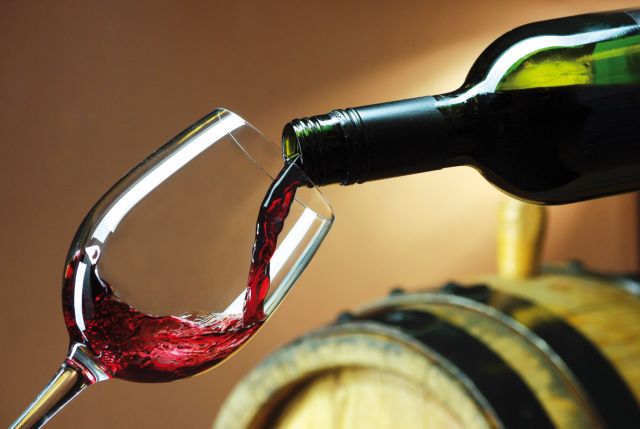 Eνα ποτήρι κρασί το βράδυ με το φαγητό κάνει καλό στους ανθρώπους με διαβήτη, σύμφωνα με έρευνα