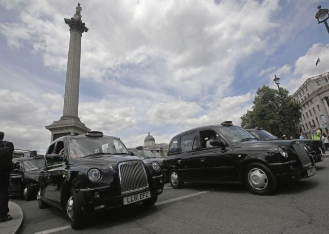 Νόμιμη στη Βρετανία η υπηρεσία μίσθωσης ταξί Uber