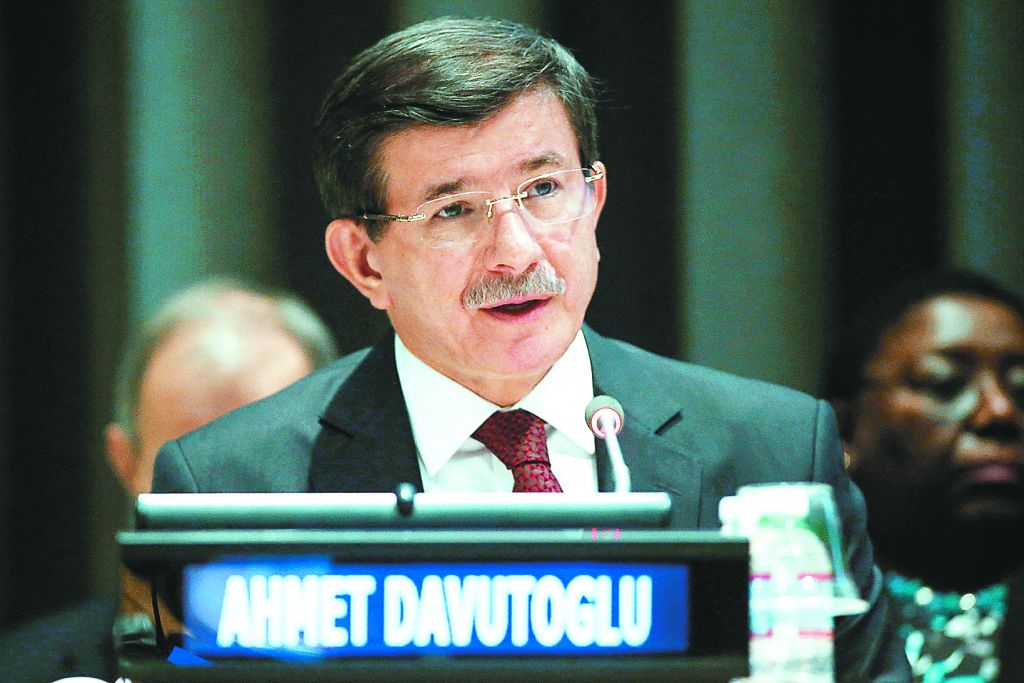 «Η Τουρκία δεν είναι στρατόπεδο συγκέντρωσης», τονίζει ο Νταβούτογλου