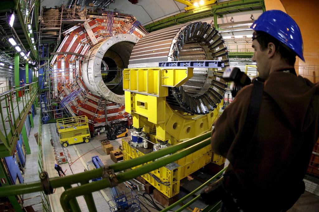 Επιταχυντή 7 φορές ισχυρότερο από του CERN φιλοδοξεί να φτιάξει η Κίνα
