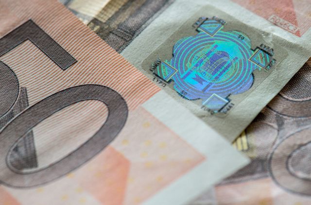 Στα 5,91 δισ. ευρώ αυξήθηκαν τα χρέη του Δημοσίου στους ιδιώτες τον Αύγουστο