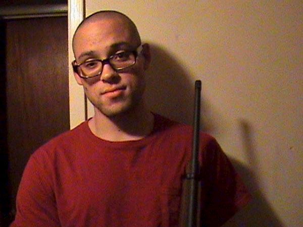 Ο δράστης του μακελειού στο Ορεγκον κατείχε νόμιμα 13 όπλα